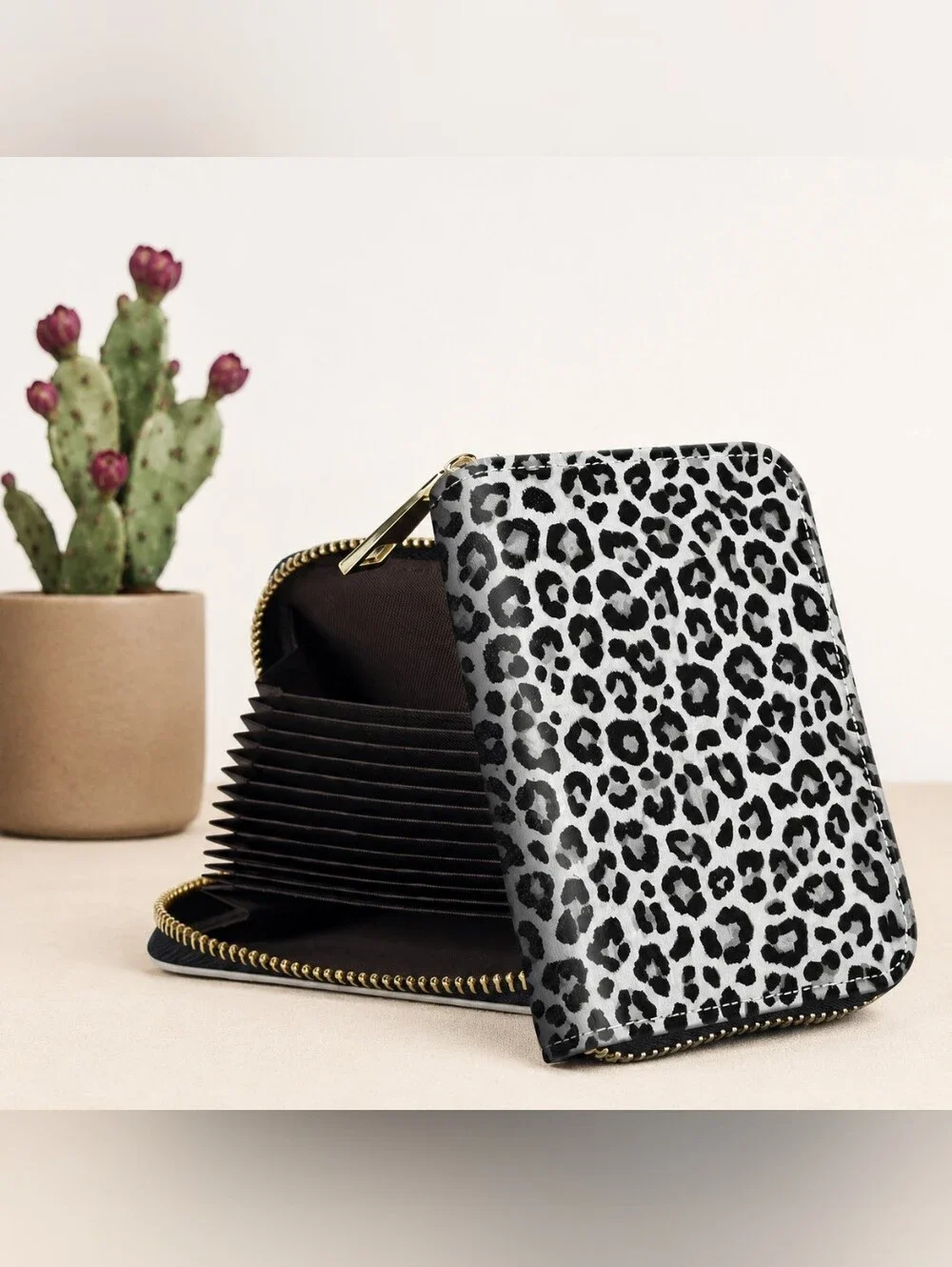 Women’s RFID Blocking Zipper Wallet leopard print accordion Card Holder